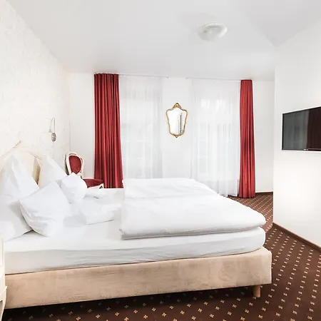 Einhorn Hotel
