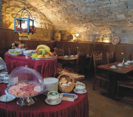 Einhorn Hotel 3*
