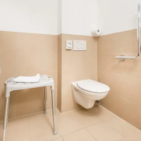 Einhorn Hotell 3*