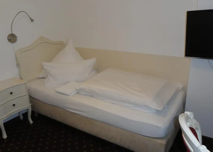 Einhorn Hotell